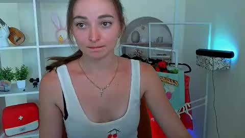 Snapshot of kiss_shy chatting on 06-28-26, 03:29 Valeria online show from 06-28-26, 03:29