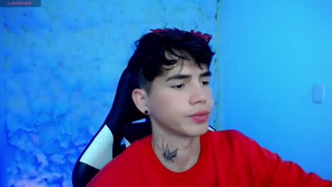 kiss_whitee online show from 11-05-25, 06:41