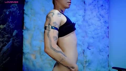 Snapshot of kiss_whitee chatting on 02-04-26, 05:35 kiss_whitee online show from 02-04-26, 05:35