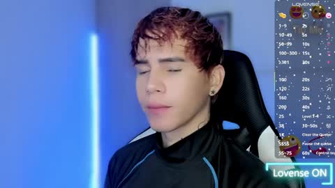kiss_whitee online show from 04-04-26, 02:43