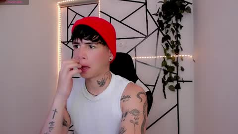 kiss_whitee online show from 05-18-26, 04:02