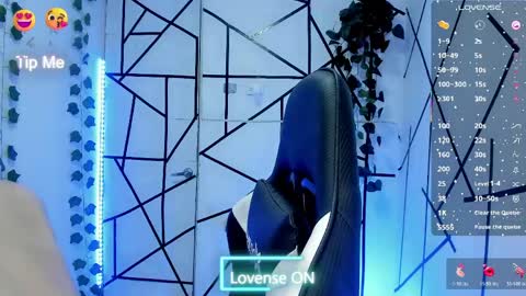 kiss_whitee online show from 06-01-26, 12:34