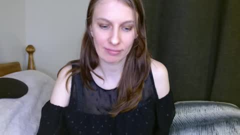 Snapshot of kissallie chatting on 02-04-25, 04:59 Allie online show from 02-04-25, 04:59
