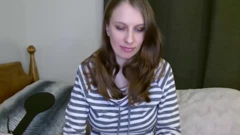 Snapshot of kissallie chatting on 02-11-25, 02:57 Allie online show from 02-11-25, 02:57