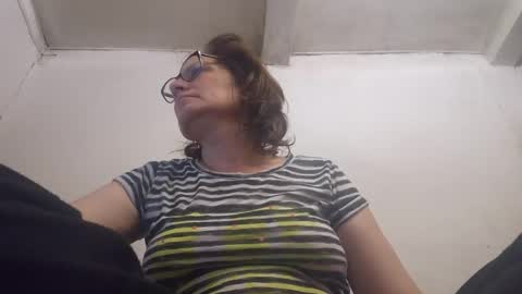 Snapshot of kissandvibe chatting on 05-29-26, 06:39 kissandvibe online show from 05-29-26, 06:39