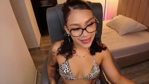 Snapshot of kisscocoaxo chatting on 04-05-26, 04:42 cocoa online show from 04-05-26, 04:42