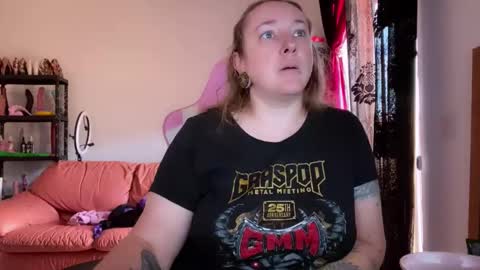 kissica online show from 10-29-25, 06:15