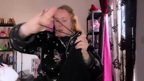 Snapshot of kissica chatting on 02-11-26, 02:33 kissica online show from 02-11-26, 02:33