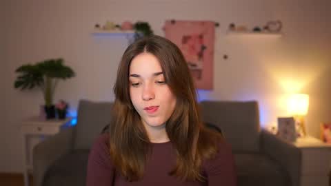 Snapshot of kissiecat chatting on 01-12-26, 02:11 Sisi online show from 01-12-26, 02:11