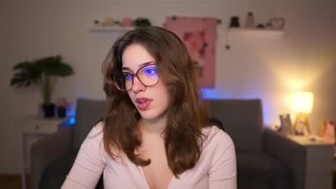 Snapshot of kissiecat chatting on 02-04-26, 02:12 Sisi online show from 02-04-26, 02:12