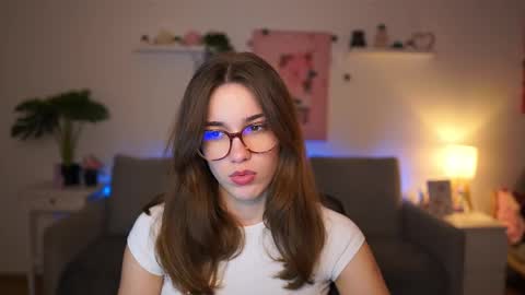 Snapshot of kissiecat chatting on 02-12-26, 02:34 Sisi online show from 02-12-26, 02:34