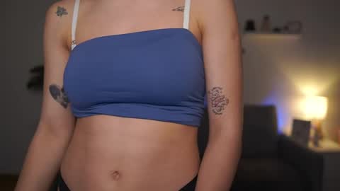 Snapshot of kissiecat chatting on 03-09-26, 02:54 Sisi online show from 03-09-26, 02:54