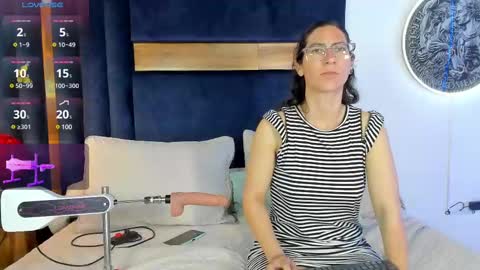 Snapshot of kissingcobank chatting on 02-12-25, 04:54 Kissing Company online show from 02-12-25, 04:54