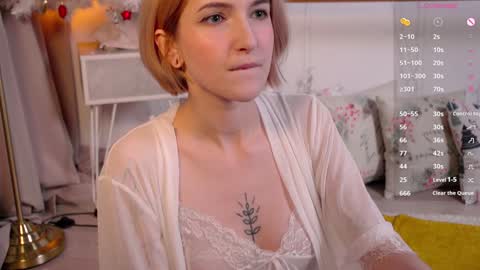 Snapshot of kisskiss_muah chatting on 12-13-24, 08:04 Kate online show from 12-13-24, 08:04