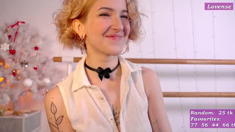 Snapshot of kisskiss_muah chatting on 01-19-25, 02:06 Kate online show from 01-19-25, 02:06