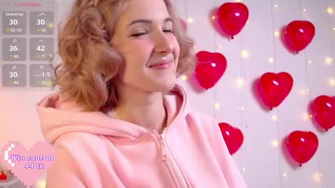 Snapshot of kisskiss_muah chatting on 02-14-25, 02:23 Kate online show from 02-14-25, 02:23