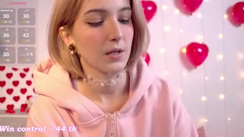 Snapshot of kisskiss_muah chatting on 02-18-25, 02:16 Kate online show from 02-18-25, 02:16