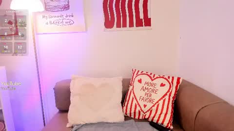 Snapshot of kissme_cutie chatting on 07-01-26, 05:45 Call me Nicolle online show from 07-01-26, 05:45