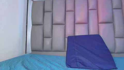 BELLA FLAME online show from 11-19-25, 07:03