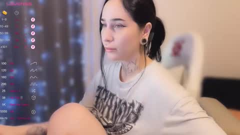 Snapshot of kissmenastya chatting on 10-22-25, 01:17 Nastya  online show from 10-22-25, 01:17