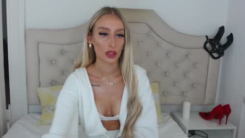 Natalie online show from 09-15-25, 06:57