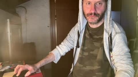 kissofbanned1983 online show from 04-22-26, 01:12