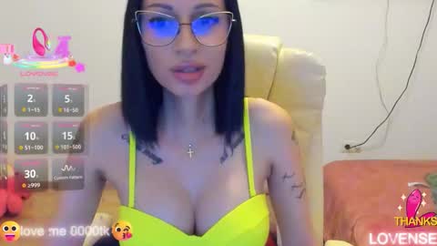 Snapshot of kisssnicol chatting on 10-26-25, 04:46 kisssnicol online show from 10-26-25, 04:46