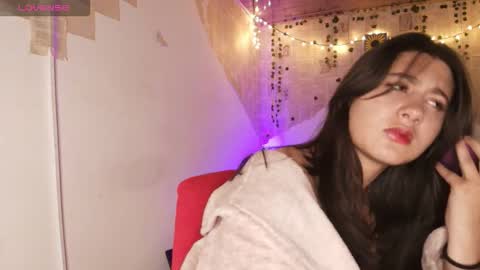 Snapshot of kisstarxxx chatting on 10-31-25, 03:29 Helena and Brad online show from 10-31-25, 03:29