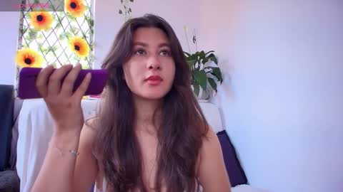 Snapshot of kisstarxxx chatting on 01-16-26, 07:07 Helena and Brad online show from 01-16-26, 07:07