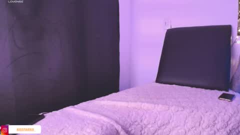 Snapshot of kisstarxxx chatting on 02-03-26, 06:22 Helena and Brad online show from 02-03-26, 06:22