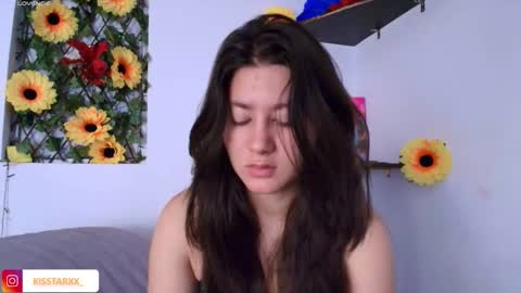 Snapshot of kisstarxxx chatting on 02-21-26, 03:18 Helena and Brad online show from 02-21-26, 03:18