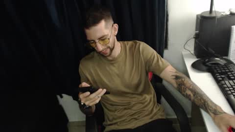 Snapshot of kitcatdreams chatting on 04-16-26, 12:00 kitcatdreams online show from 04-16-26, 12:00