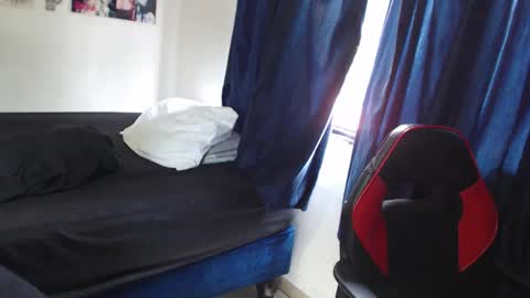 Snapshot of kitcatdreams chatting on 04-19-26, 04:28 kitcatdreams online show from 04-19-26, 04:28
