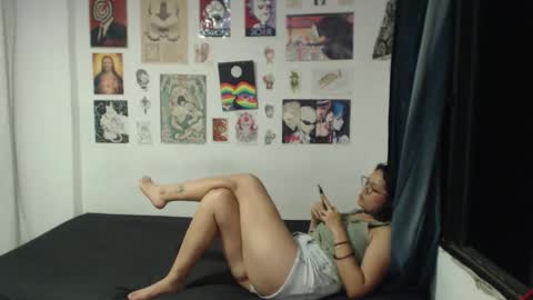 Snapshot of kitcatdreams chatting on 04-21-26, 02:51 kitcatdreams online show from 04-21-26, 02:51