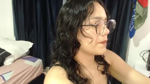 Snapshot of kitcatdreams chatting on 05-04-26, 12:28 kitcatdreams online show from 05-04-26, 12:28
