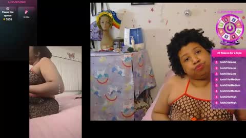 Snapshot of kitglitbomb chatting on 01-14-26, 03:45 kitten online show from 01-14-26, 03:45