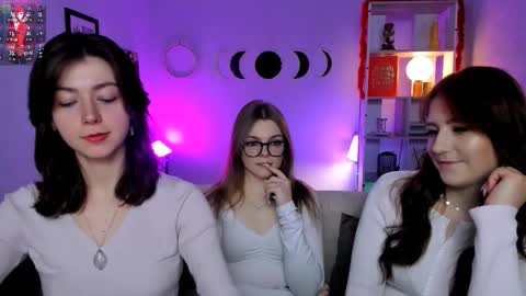 kitniss online show from 03-08-26, 08:12