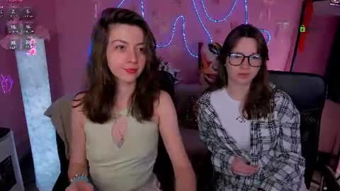 Snapshot of kitniss_dreamy chatting on 06-16-26, 07:16 kitniss online show from 06-16-26, 07:16