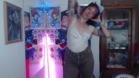 Snapshot of kitsunearineko chatting on 12-07-24, 05:42 Ari Keimiwrights online show from 12-07-24, 05:42