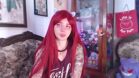 Snapshot of kitsunearineko chatting on 10-10-25, 03:27 Ari Keimiwrights online show from 10-10-25, 03:27