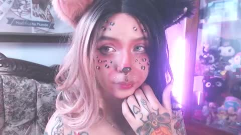 Snapshot of kitsunearineko chatting on 10-19-25, 08:31 Ari Keimiwrights online show from 10-19-25, 08:31