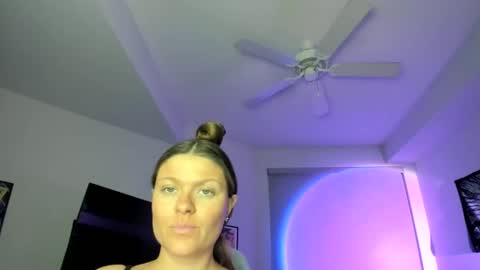 Snapshot of kitsuneserina77 chatting on 01-12-25, 08:14 Serina Chan online show from 01-12-25, 08:14