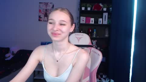 Snapshot of kitsuneyx chatting on 05-27-26, 01:57 kitsuneyX online show from 05-27-26, 01:57