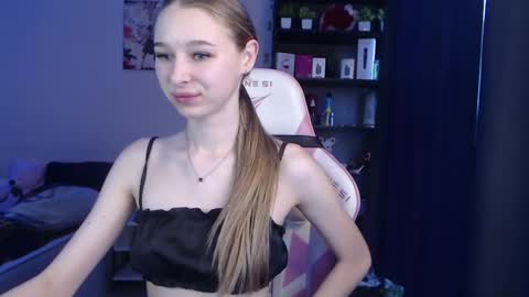Snapshot of kitsuneyx chatting on 05-30-26, 12:30 kitsuneyX online show from 05-30-26, 12:30