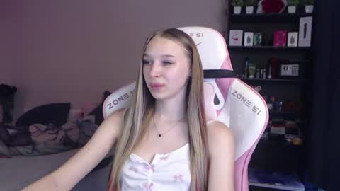 Snapshot of kitsuneyx chatting on 07-02-26, 03:23 kitsuneyX online show from 07-02-26, 03:23