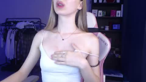 Snapshot of kitsuneyx chatting on 07-17-26, 12:28 kitsuneyX online show from 07-17-26, 12:28