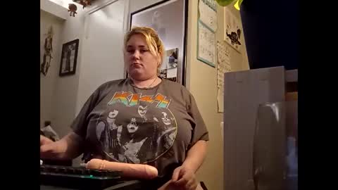 Kitten and rebellious online show from 02-21-25, 08:05