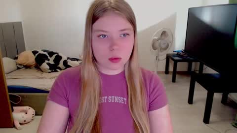 Jennyblonde and Emmabrunette online show from 10-07-25, 12:57