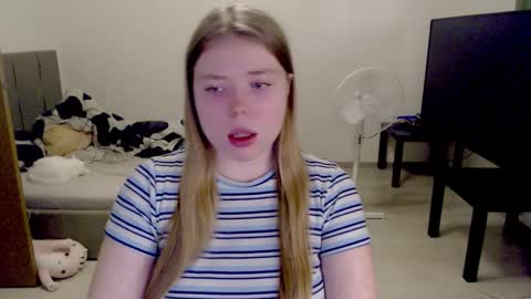 Jennyblonde and Emmabrunette online show from 11-22-25, 01:32