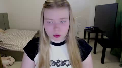 Snapshot of kitten_jenny01 chatting on 06-14-26, 04:53 Jennyblonde and Emmabrunette online show from 06-14-26, 04:53